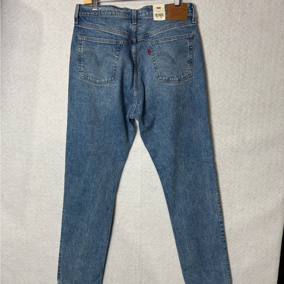 Levi’s 501 Original Style 32 X 32 Light Wash - Picture 2 of 5